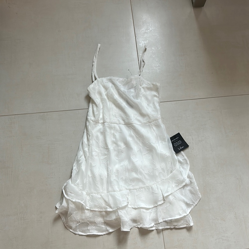 White Lulus dress